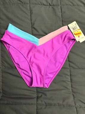 Salt + Cove Juniors' Contrast Trim Bikini Bottoms - Size: Small - NWT